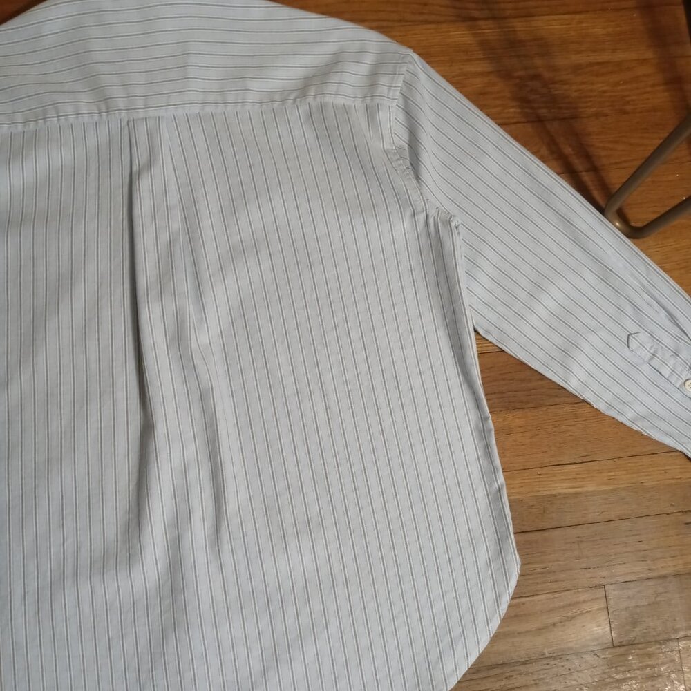 FAHERTY stretch oxford relaxed shirt in mangrove stripe (M) - Picture 12 of 16